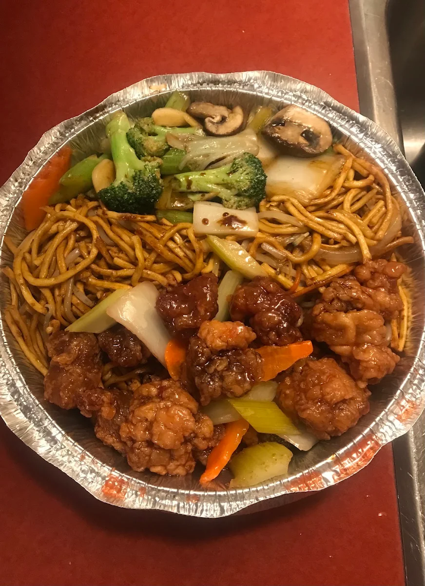 house special chow mein large 招牌炒面